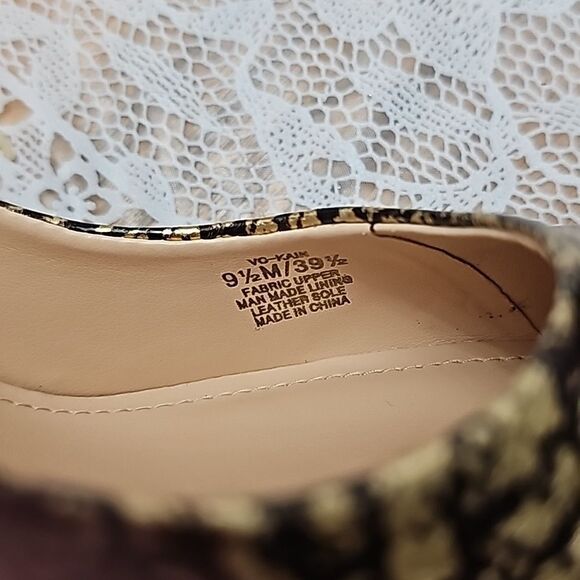 Vince Camuto Snake Skin Pattern Leather Pumps New - Picture 8 of 9